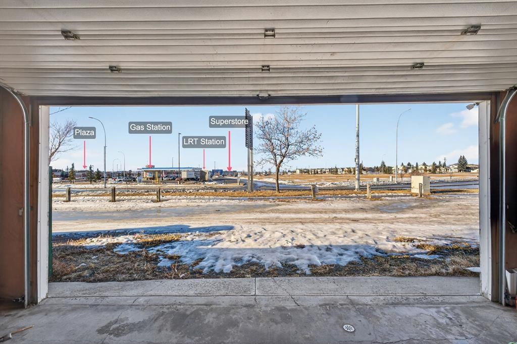 139 Castledale Way Ne, Calgary, AB - Indoor Photo Showing Garage