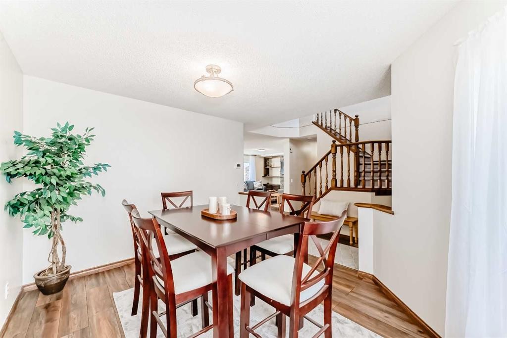 205 Patterson Hill Sw, Calgary, AB - Indoor Photo Showing Dining Room