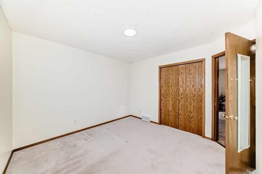 205 Patterson Hill Sw, Calgary, AB - Indoor Photo Showing Other Room