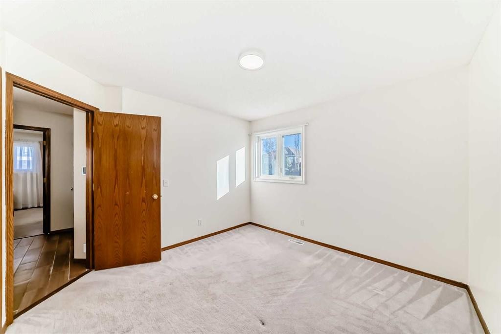 205 Patterson Hill Sw, Calgary, AB - Indoor Photo Showing Other Room