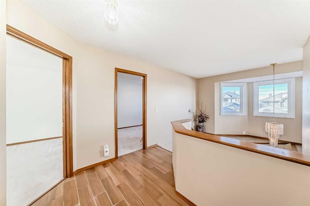 205 Patterson Hill Sw, Calgary, AB - Indoor Photo Showing Other Room
