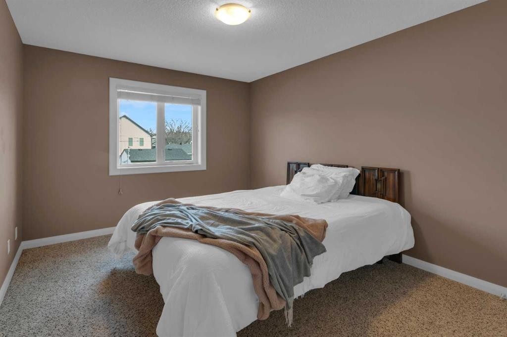 2534 3 Avenue Nw, Calgary, AB - Indoor Photo Showing Bedroom