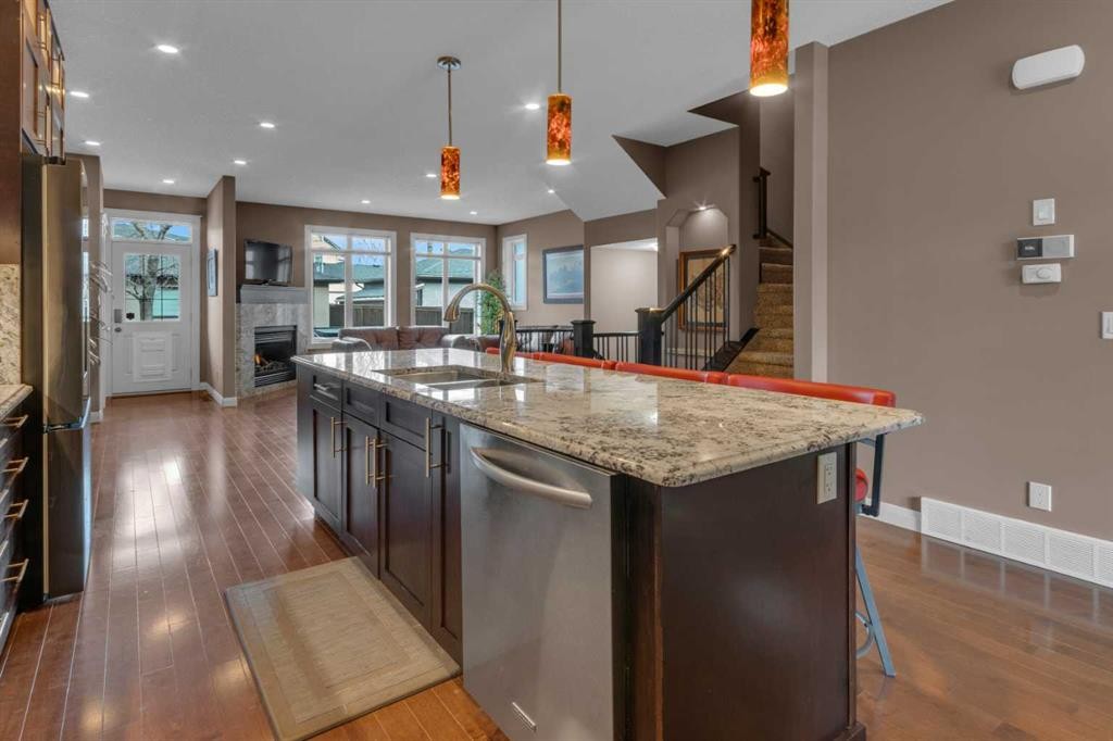 2534 3 Avenue Nw, Calgary, AB - Indoor Photo Showing Kitchen With Double Sink With Upgraded Kitchen