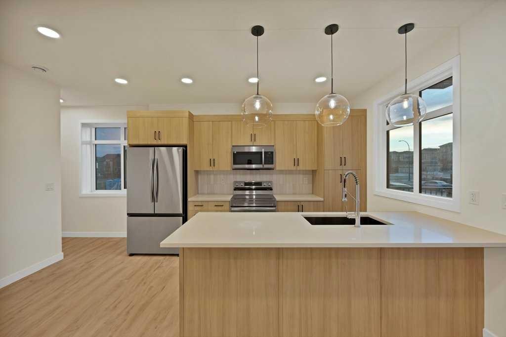 14808 1 Street, Calgary, AB - Indoor Photo Showing Kitchen With Upgraded Kitchen