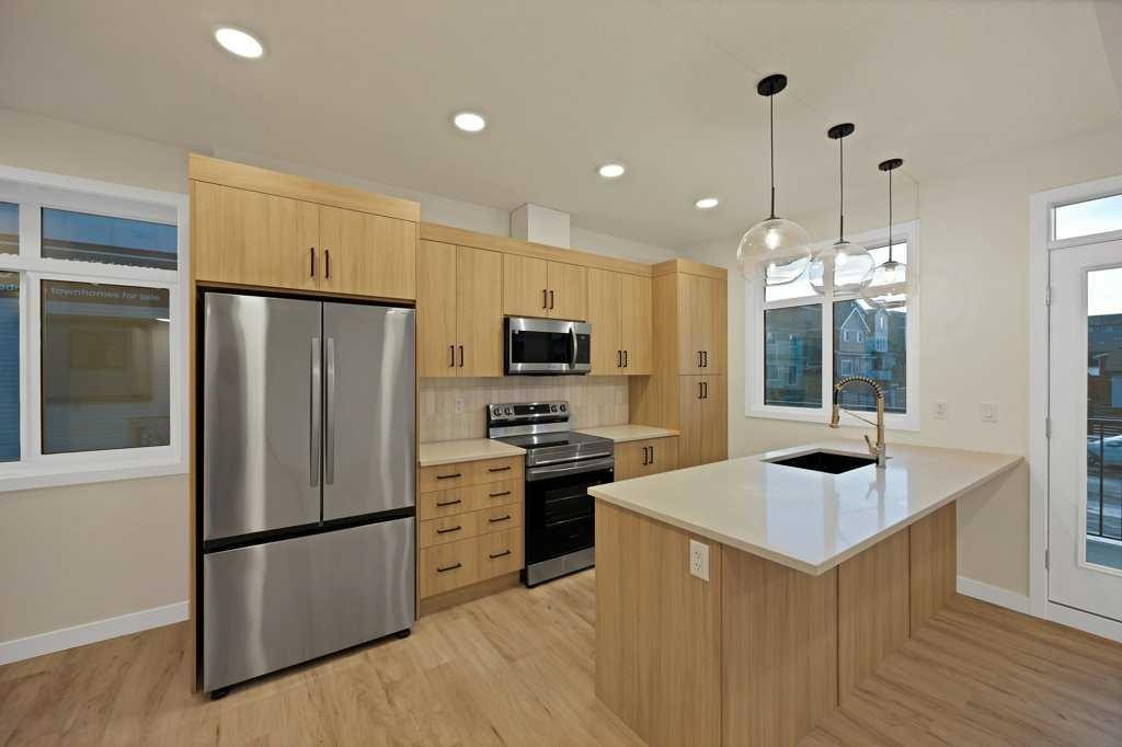 14808 1 Street, Calgary, AB - Indoor Photo Showing Kitchen With Upgraded Kitchen