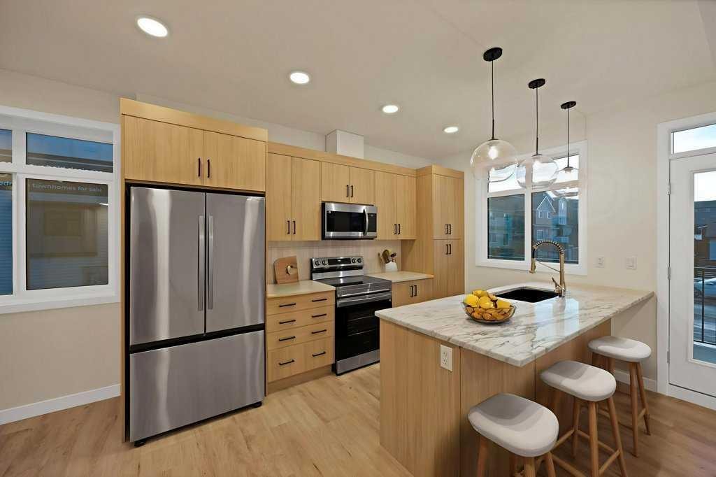 14808 1 Street, Calgary, AB - Indoor Photo Showing Kitchen With Upgraded Kitchen