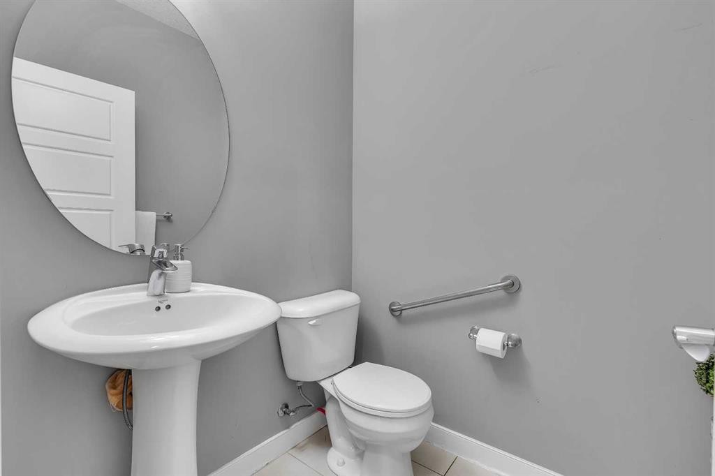 225 Cornerstone Manor Ne, Calgary, AB - Indoor Photo Showing Bathroom
