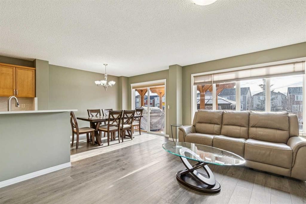 460 Silverado Plains Circle Sw, Calgary, AB - Indoor Photo Showing Living Room