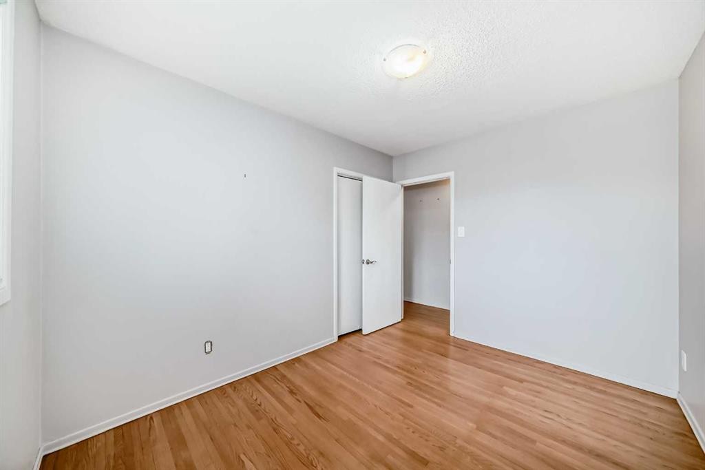 611 Meota Road Ne, Calgary, AB - Indoor Photo Showing Other Room