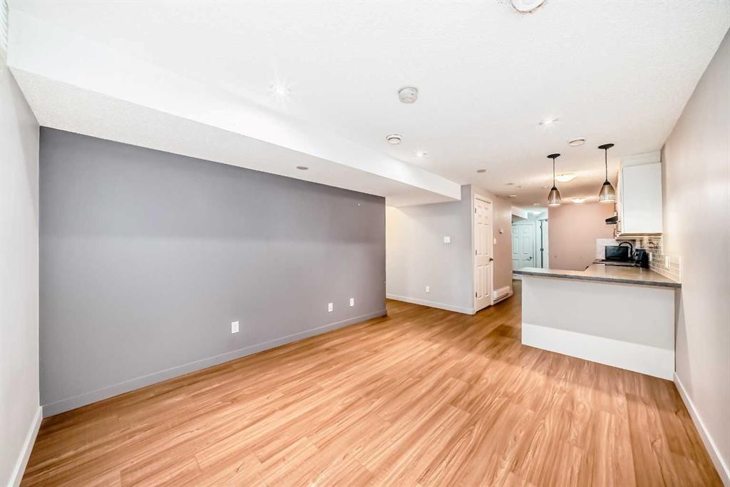 611 Meota Road Ne, Calgary, AB - Indoor Photo Showing Other Room