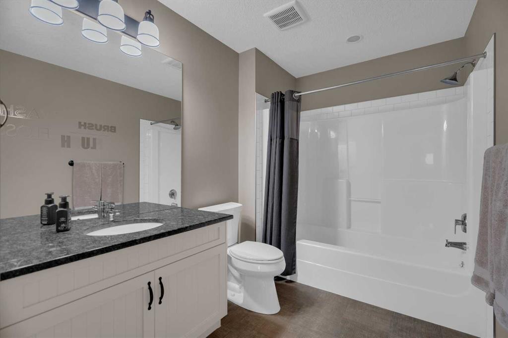 300 Aspenmere Way, Chestermere, AB - Indoor Photo Showing Bathroom