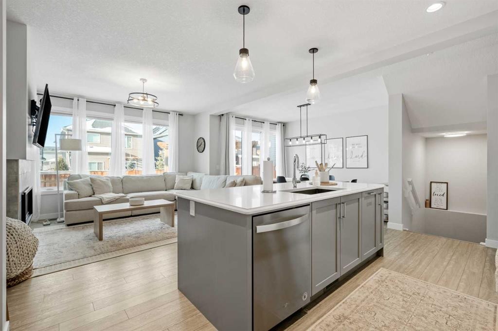 86 Legacy Woods Place Se, Calgary, AB - Indoor Photo Showing Kitchen