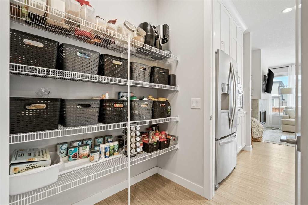 86 Legacy Woods Place Se, Calgary, AB - Indoor Photo Showing Other Room