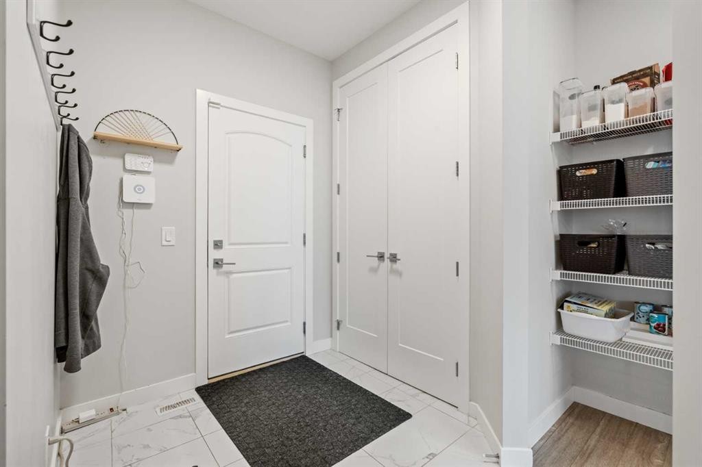 86 Legacy Woods Place Se, Calgary, AB - Indoor Photo Showing Other Room