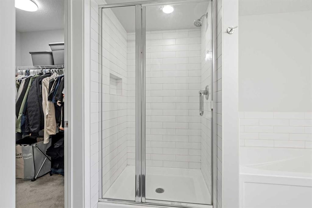 86 Legacy Woods Place Se, Calgary, AB - Indoor Photo Showing Bathroom