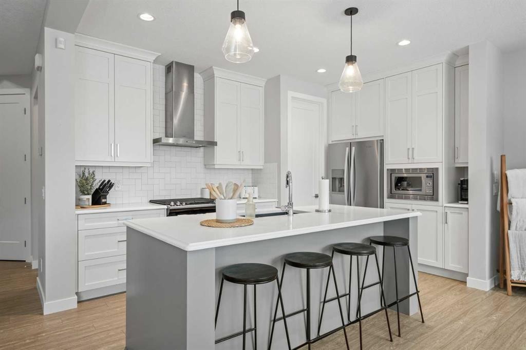 86 Legacy Woods Place Se, Calgary, AB - Indoor Photo Showing Kitchen With Upgraded Kitchen