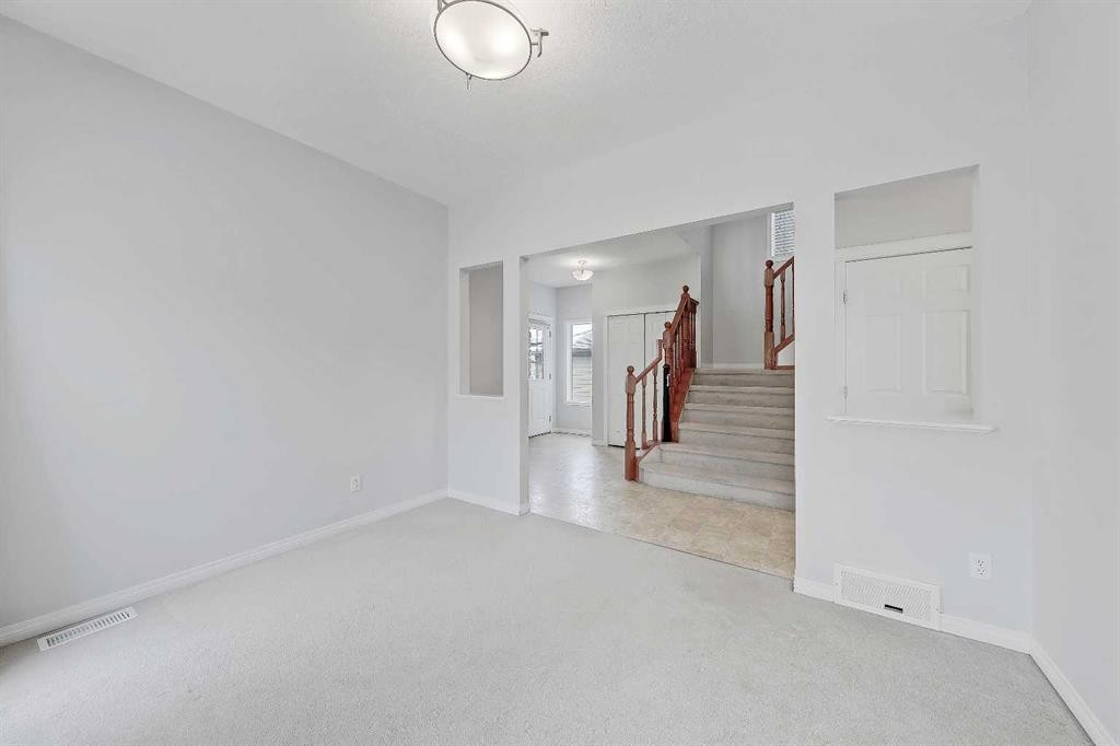 102 Kincora Glen Mews Nw, Calgary, AB - Indoor Photo Showing Other Room