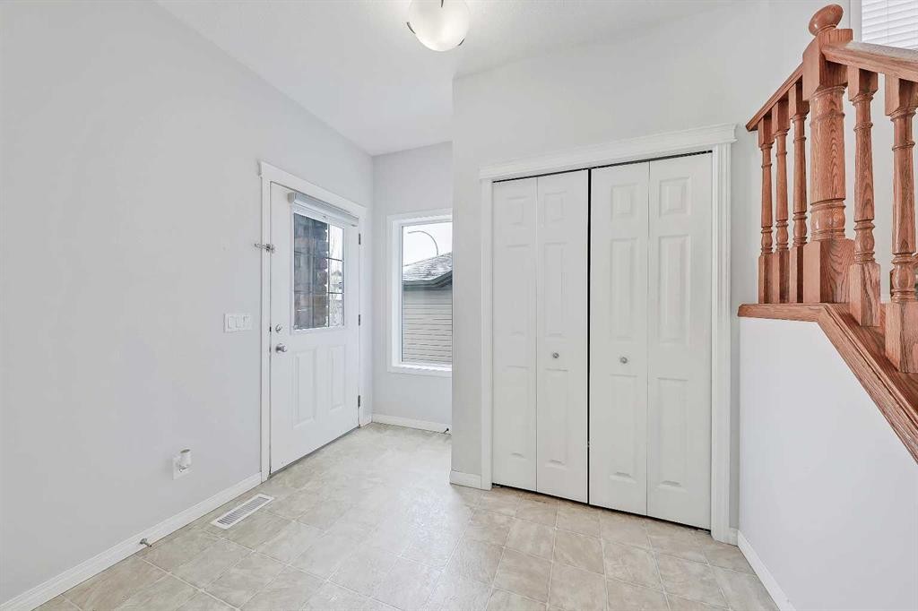 102 Kincora Glen Mews Nw, Calgary, AB - Indoor Photo Showing Other Room