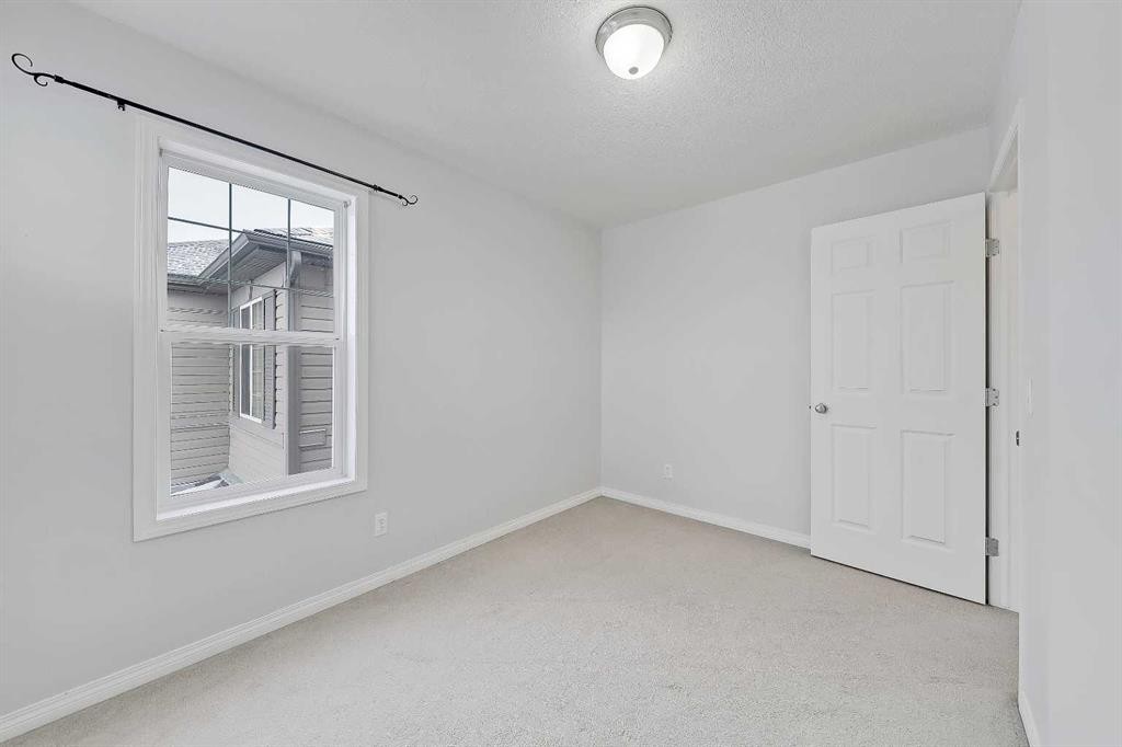 102 Kincora Glen Mews Nw, Calgary, AB - Indoor Photo Showing Other Room