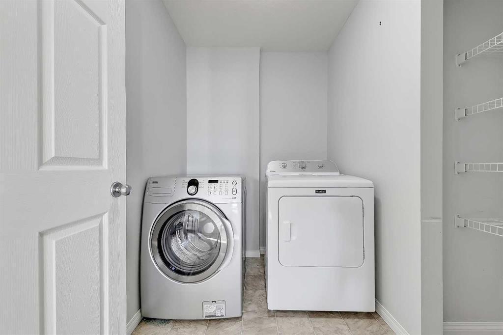 102 Kincora Glen Mews Nw, Calgary, AB - Indoor Photo Showing Laundry Room