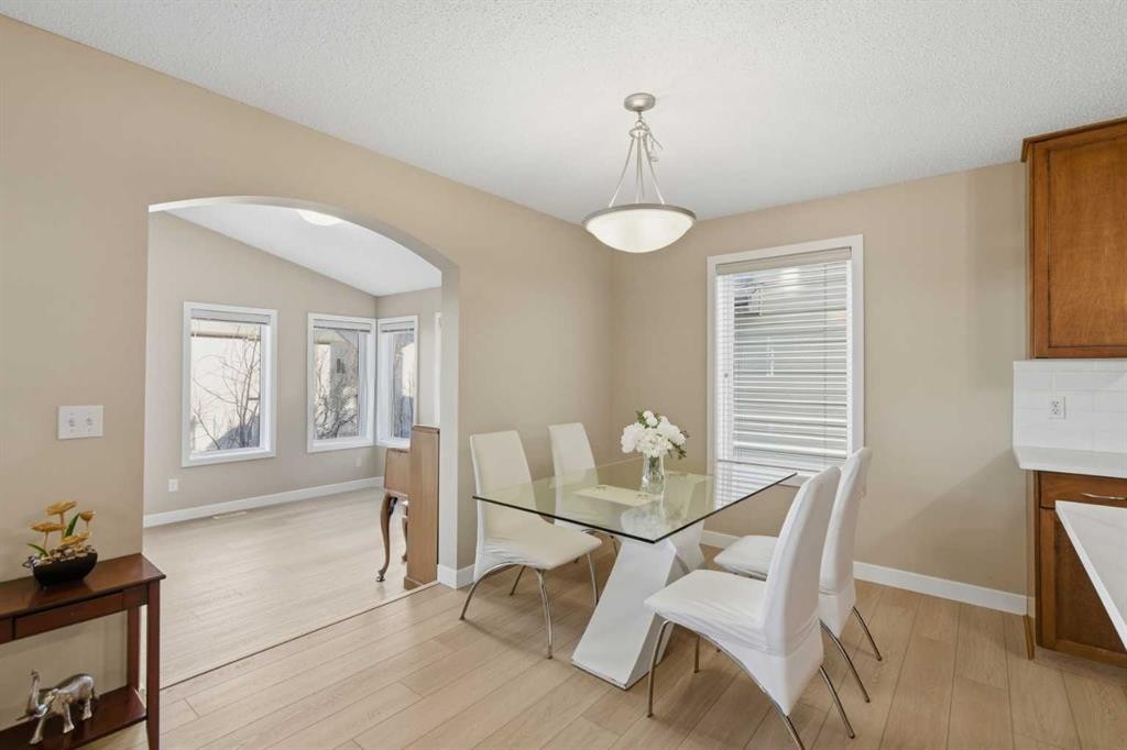 227 Panamount Circle Nw, Calgary, AB - Indoor Photo Showing Dining Room