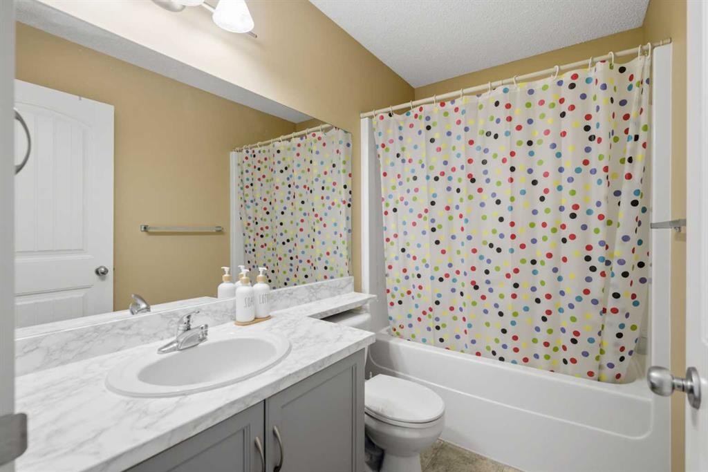 227 Panamount Circle Nw, Calgary, AB - Indoor Photo Showing Bathroom
