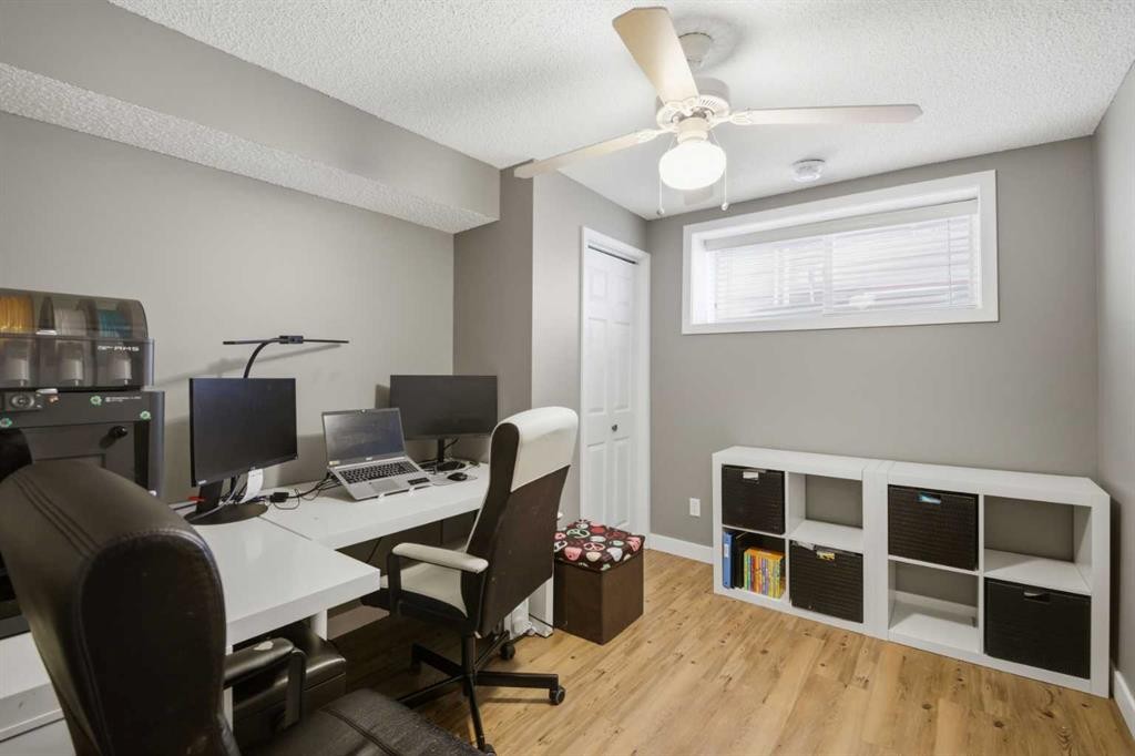 227 Panamount Circle Nw, Calgary, AB - Indoor Photo Showing Office