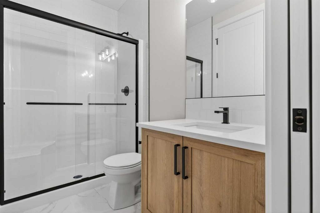 298 Kinniburgh Loop, Chestermere, AB - Indoor Photo Showing Bathroom