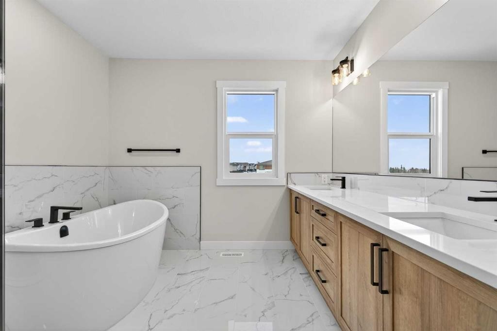 298 Kinniburgh Loop, Chestermere, AB - Indoor Photo Showing Bathroom