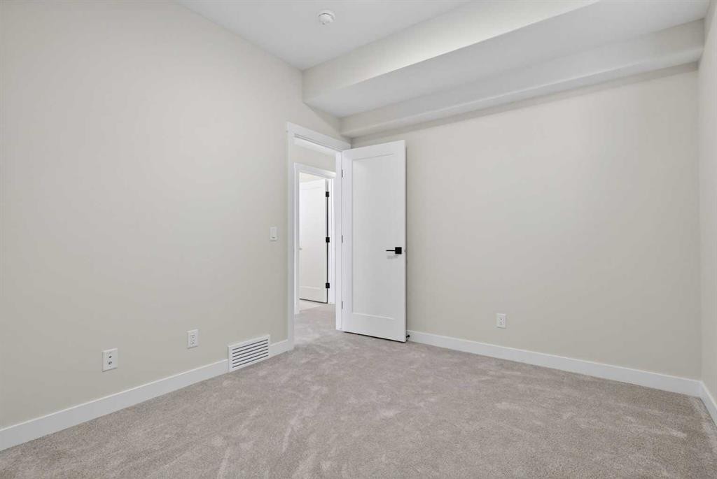 298 Kinniburgh Loop, Chestermere, AB - Indoor Photo Showing Other Room