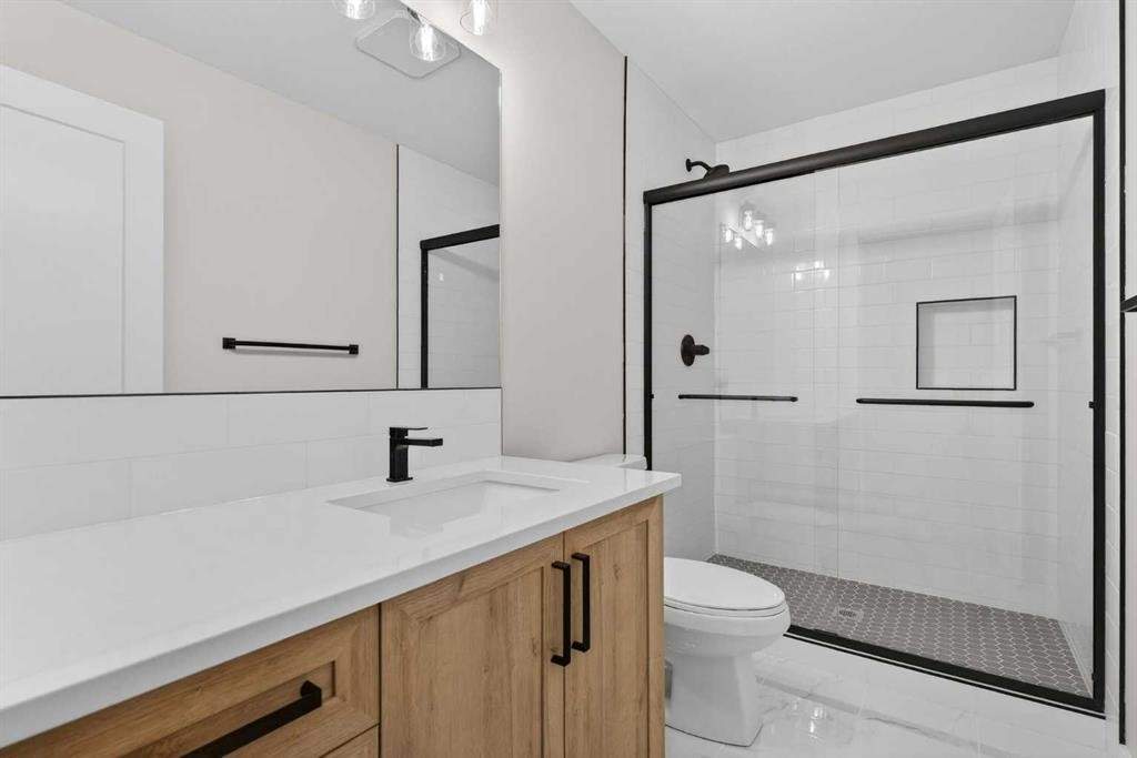 298 Kinniburgh Loop, Chestermere, AB - Indoor Photo Showing Bathroom