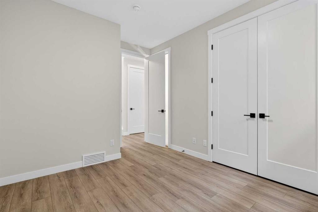 298 Kinniburgh Loop, Chestermere, AB - Indoor Photo Showing Other Room