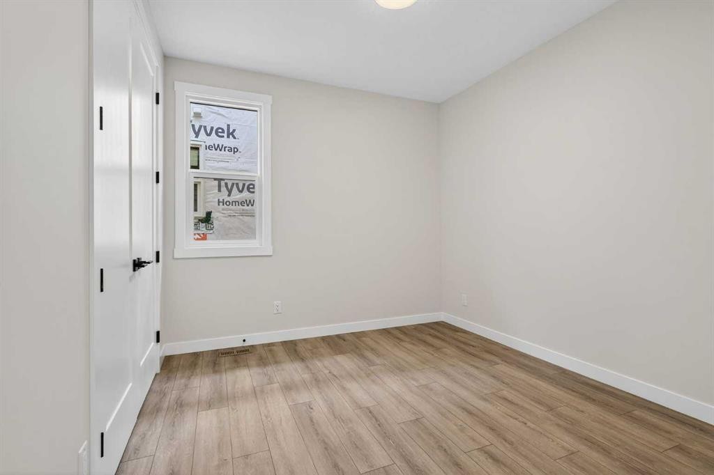 298 Kinniburgh Loop, Chestermere, AB - Indoor Photo Showing Other Room
