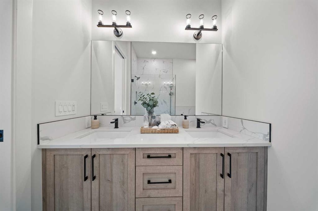 79 Sandpiper Bend, Chestermere, AB - Indoor Photo Showing Bathroom