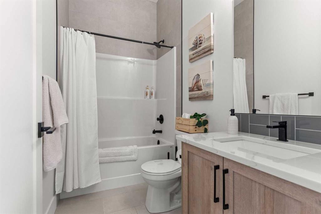 79 Sandpiper Bend, Chestermere, AB - Indoor Photo Showing Bathroom