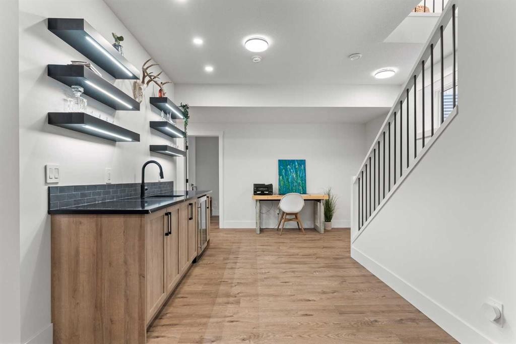 79 Sandpiper Bend, Chestermere, AB - Indoor Photo Showing Other Room