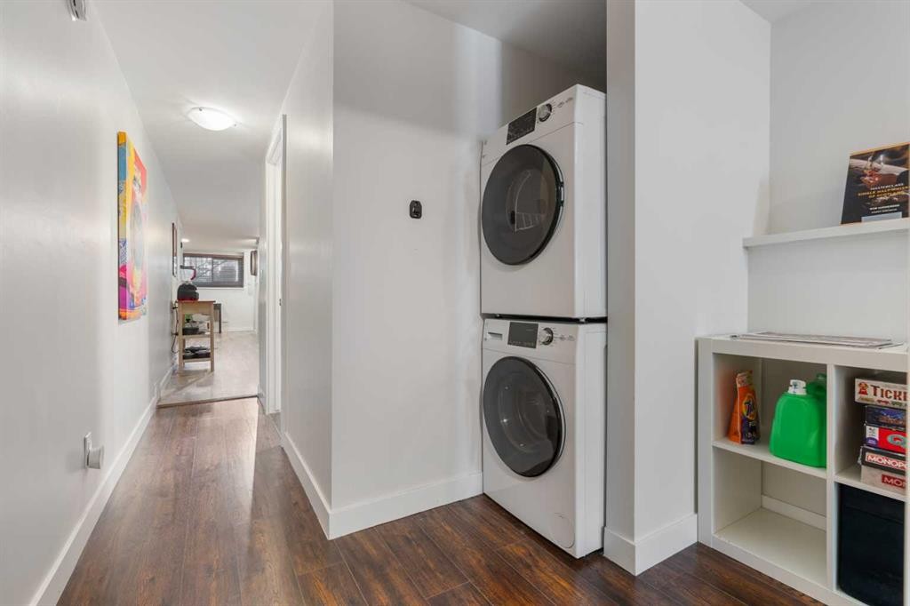 7132 36 Avenue Nw, Calgary, AB - Indoor Photo Showing Laundry Room
