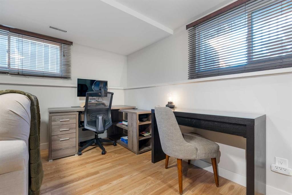 7132 36 Avenue Nw, Calgary, AB - Indoor Photo Showing Office