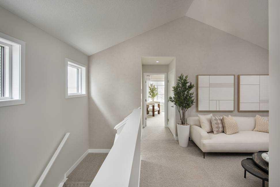 7079 Rangeview Avenue Se, Calgary, AB - Indoor Photo Showing Other Room