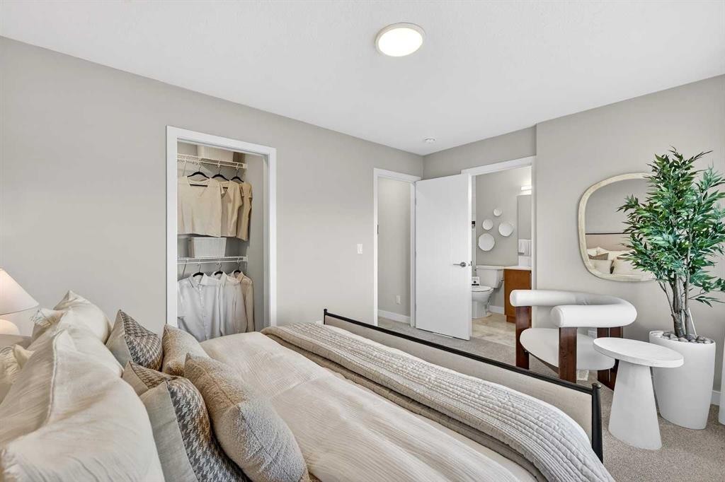 7079 Rangeview Avenue Se, Calgary, AB - Indoor Photo Showing Bedroom