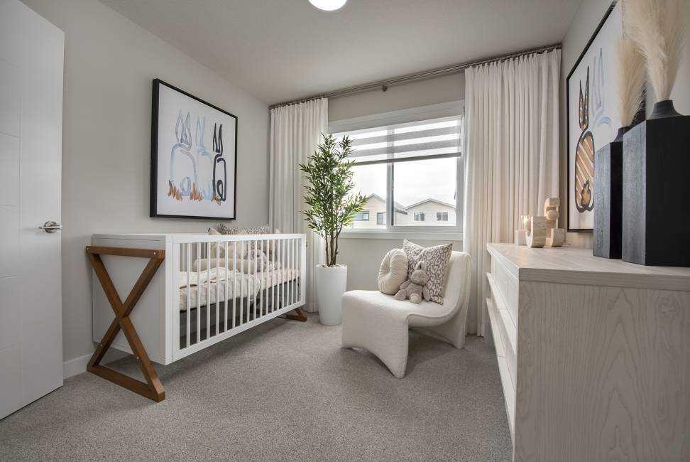 7079 Rangeview Avenue Se, Calgary, AB - Indoor Photo Showing Other Room