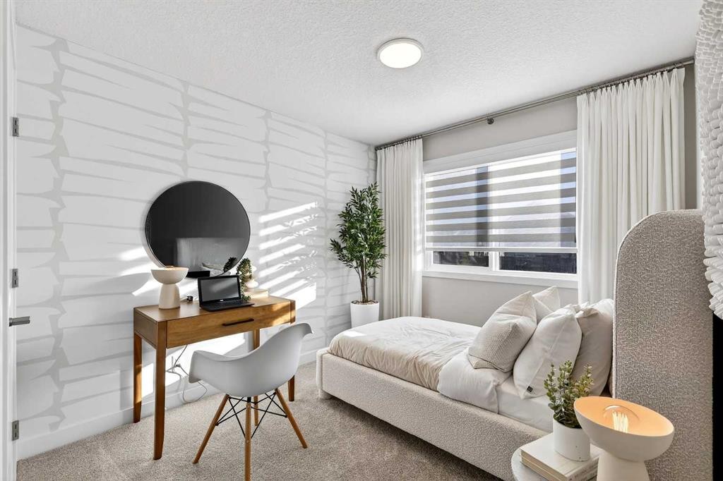 7079 Rangeview Avenue Se, Calgary, AB - Indoor