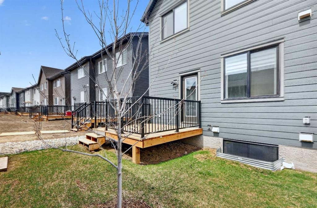 7079 Rangeview Avenue Se, Calgary, AB - Outdoor With Deck Patio Veranda