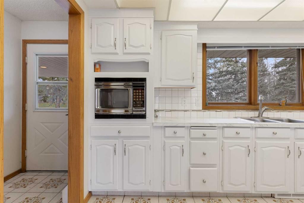 1008 Shawnee Drive Sw, Calgary, AB - Indoor