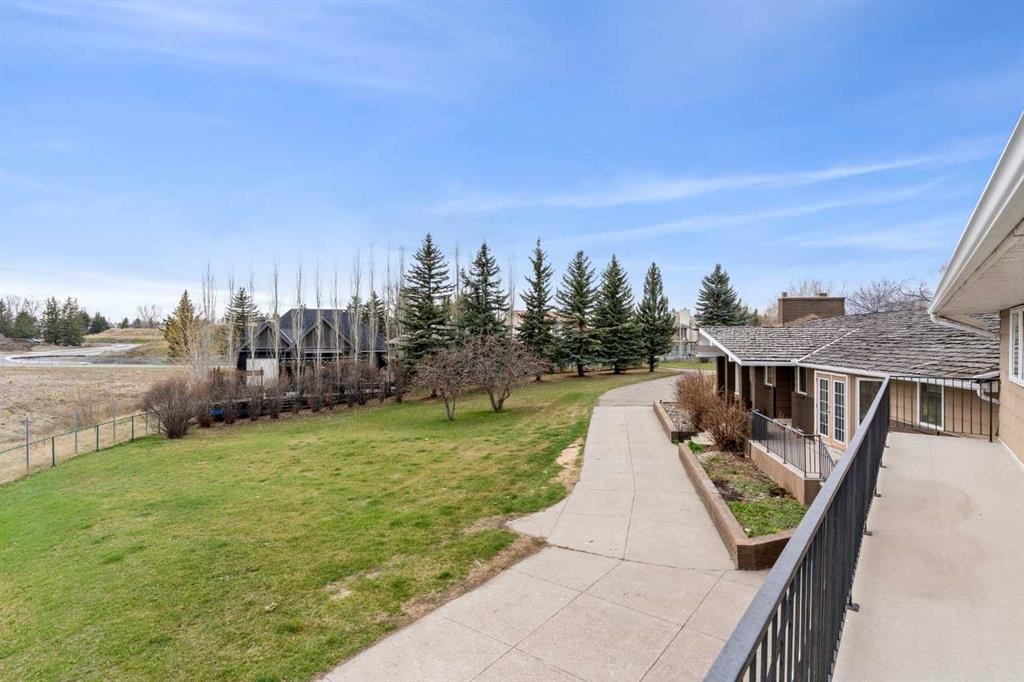 1008 Shawnee Drive Sw, Calgary, AB - Outdoor