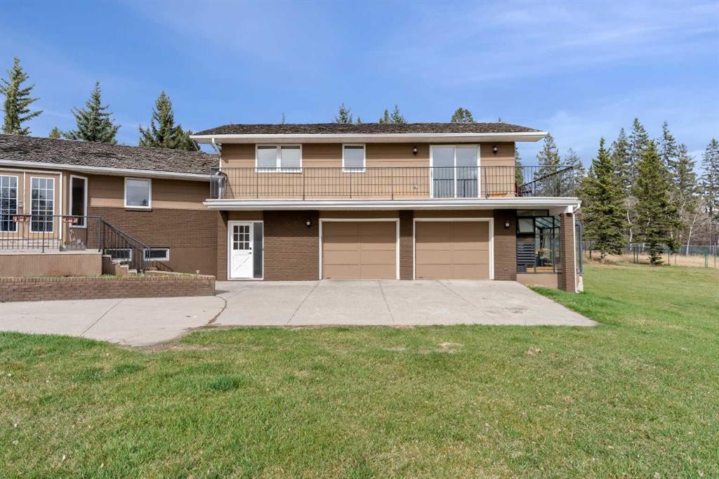 1008 Shawnee Drive Sw, Calgary, AB - Outdoor