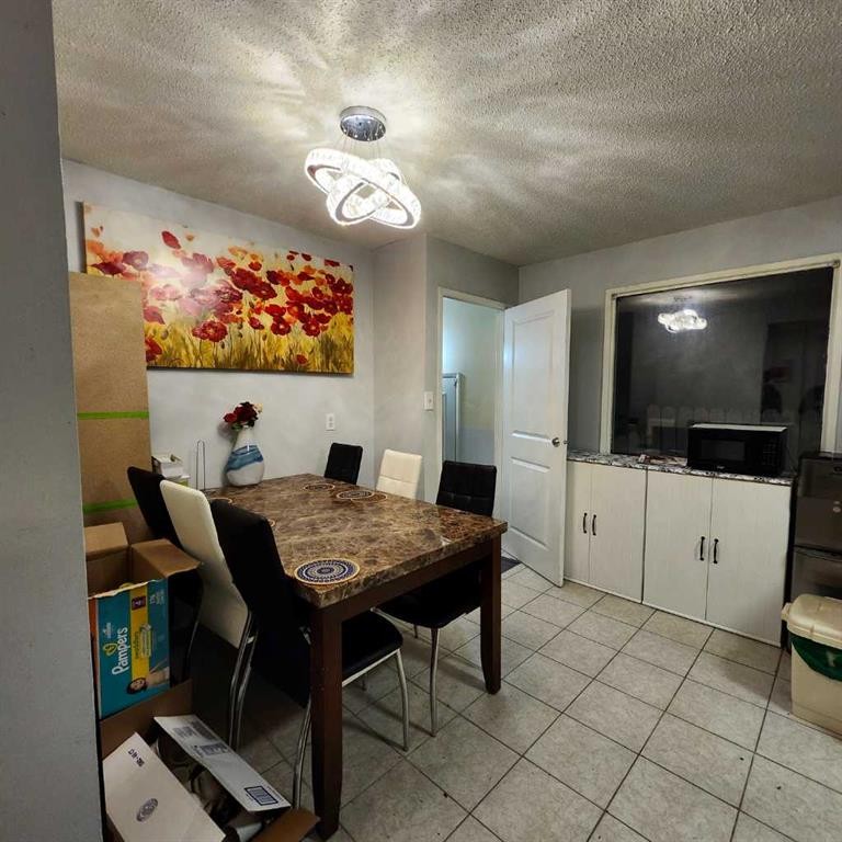 19 Margate Place Ne, Calgary, AB - Indoor Photo Showing Dining Room
