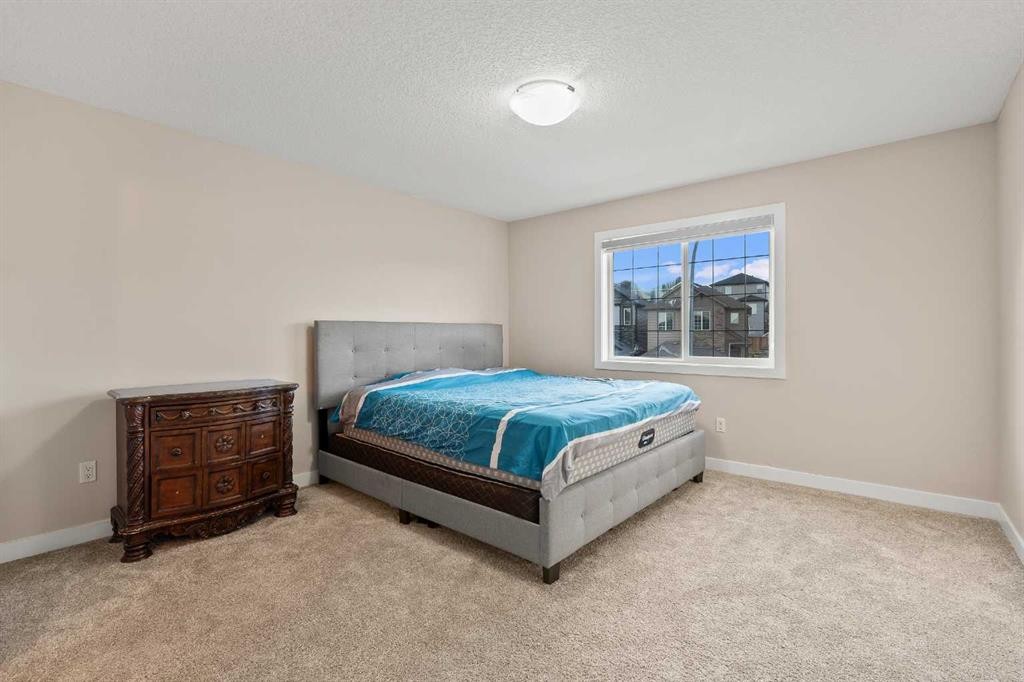 320 Nolancrest Circle Nw, Calgary, AB - Indoor Photo Showing Bedroom