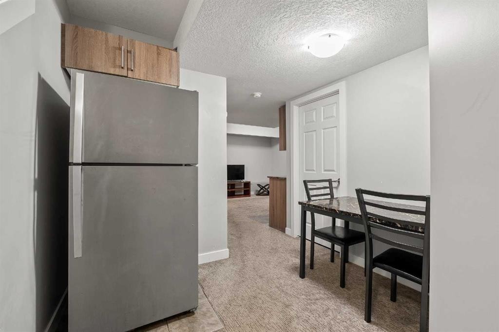 320 Nolancrest Circle Nw, Calgary, AB - Indoor