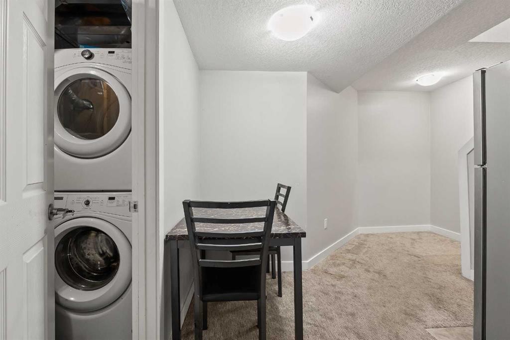 320 Nolancrest Circle Nw, Calgary, AB - Indoor Photo Showing Laundry Room